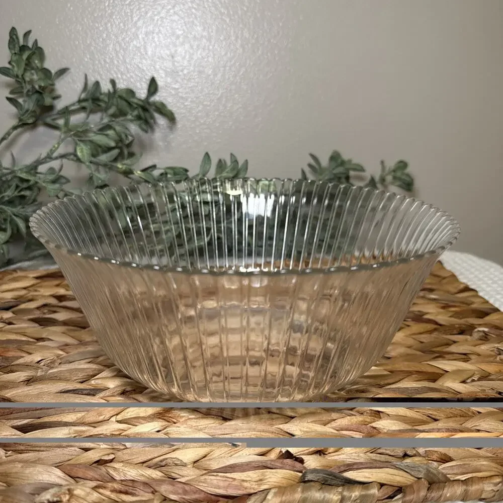 Arcoroc France Fleur Clear Glass Ribbed Serving Salad Bowl 9.3” Scalloped Rim